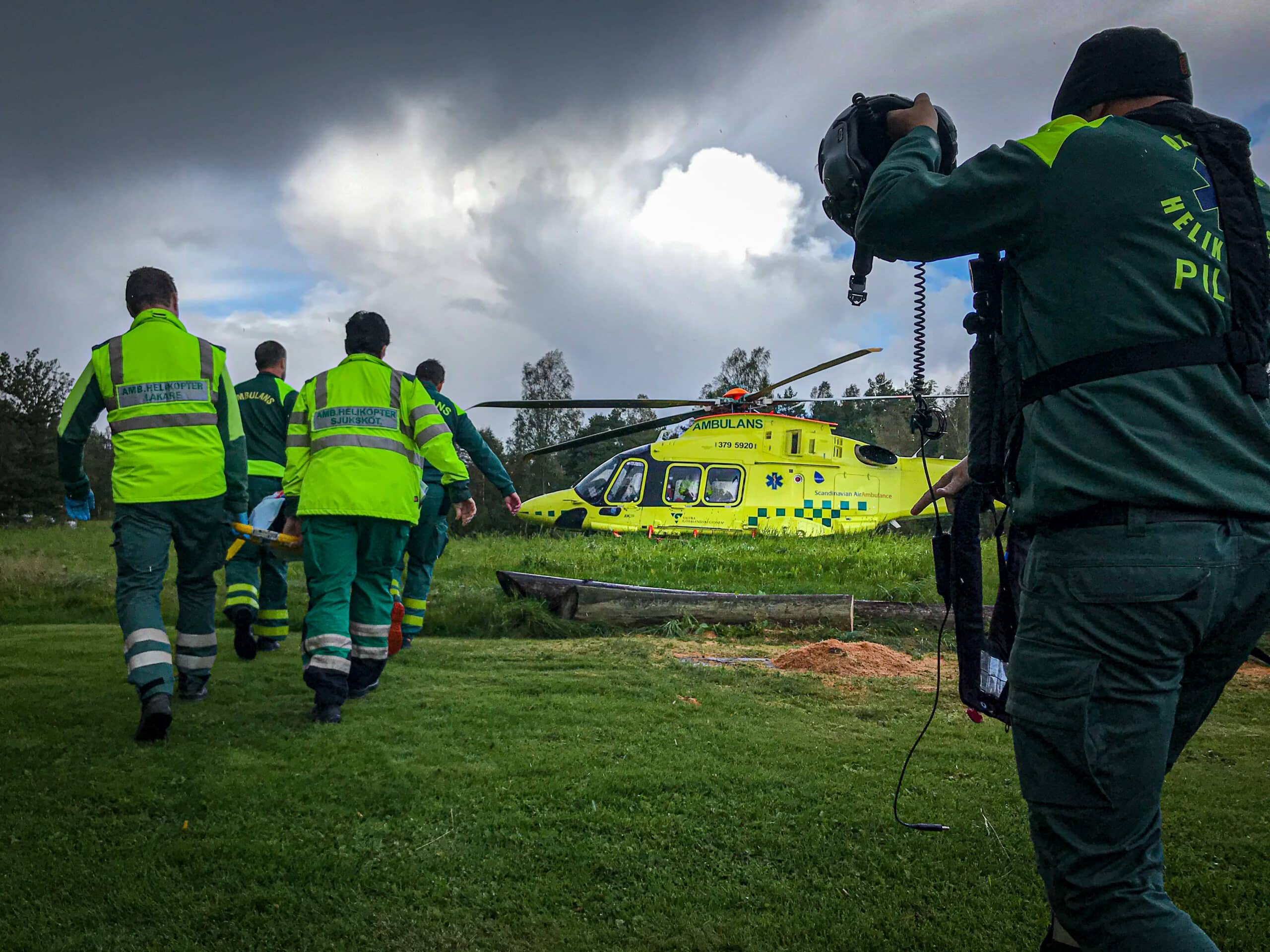 ambulanshelikopter VGR transporterar hjärtinfarkt